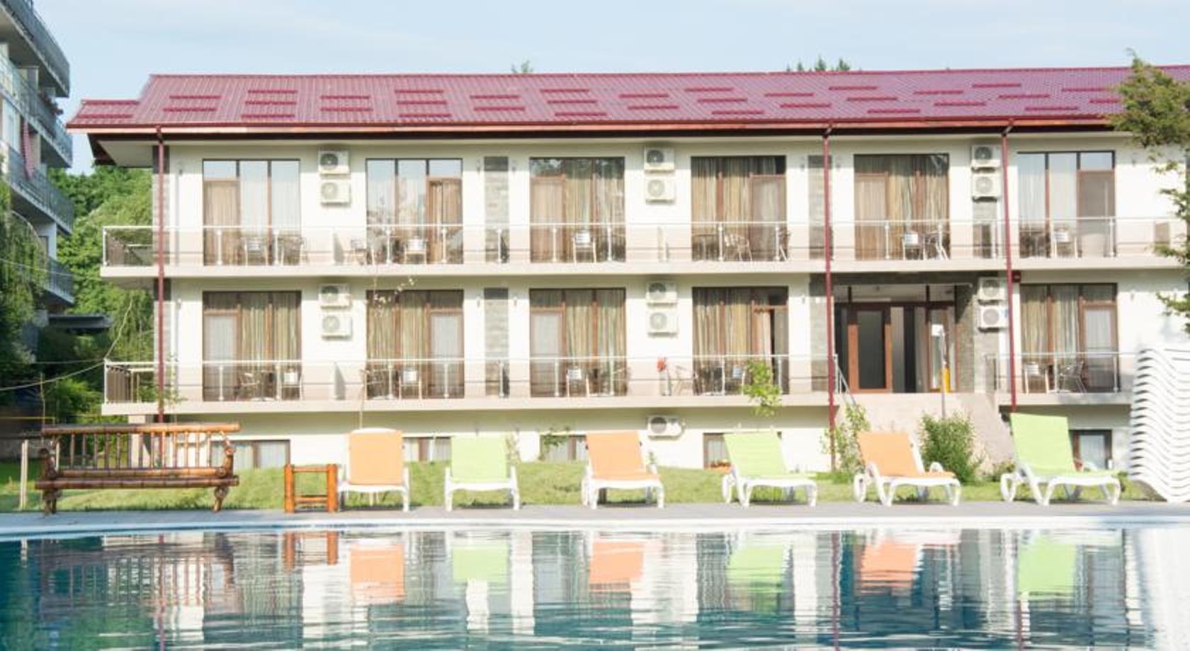 Q Hotel 넵툰 외부 사진