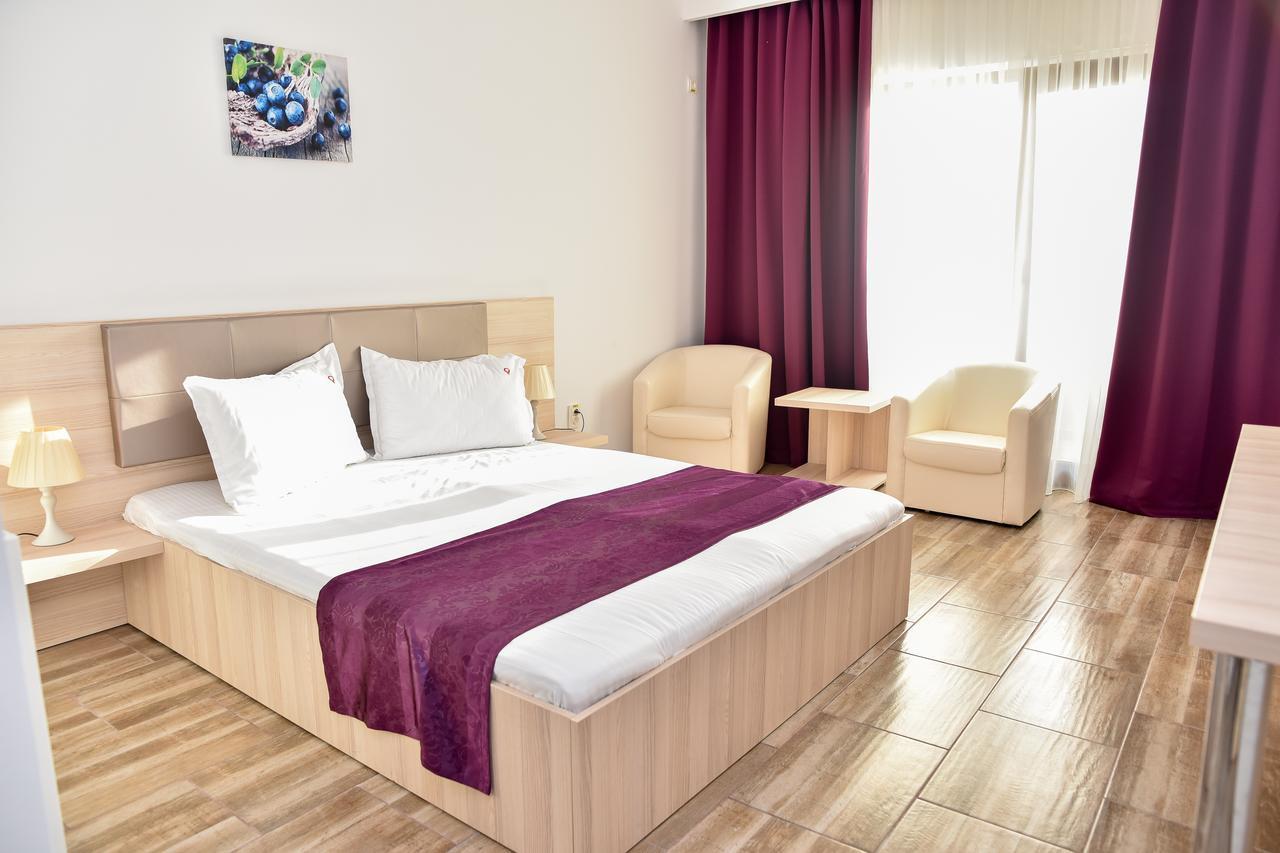 Q Hotel 넵툰 외부 사진