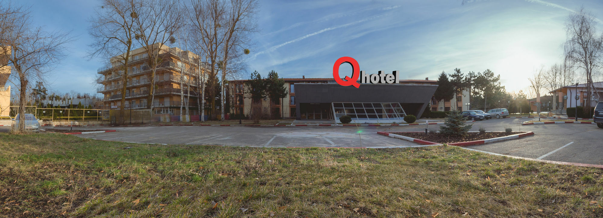 Q Hotel 넵툰 외부 사진
