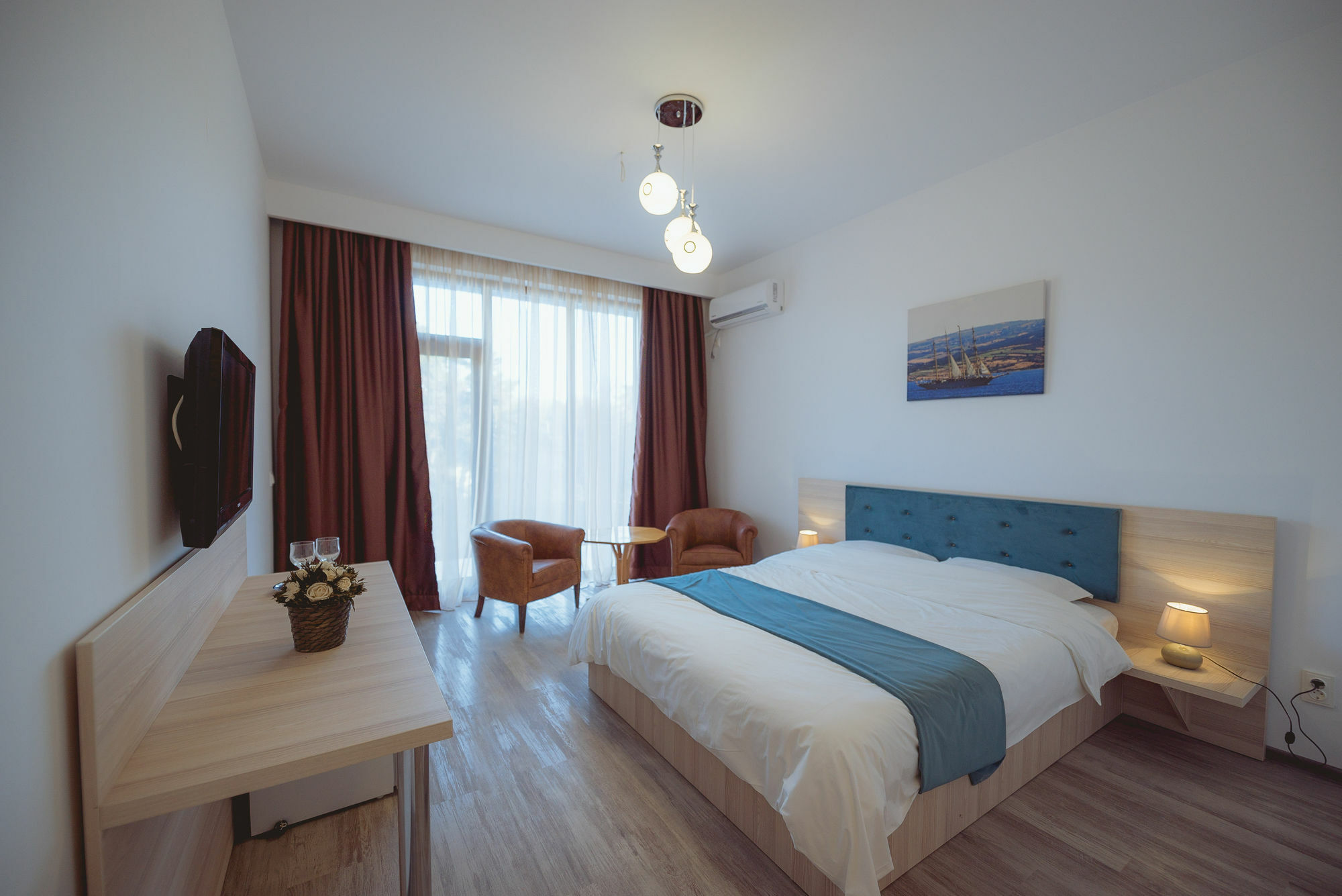 Q Hotel 넵툰 외부 사진